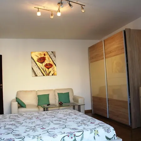 Alba Iulia Square, Premium 2 * Bucharest