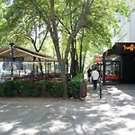 Alba Iulia Square, Premium 2 شقة بوخارست