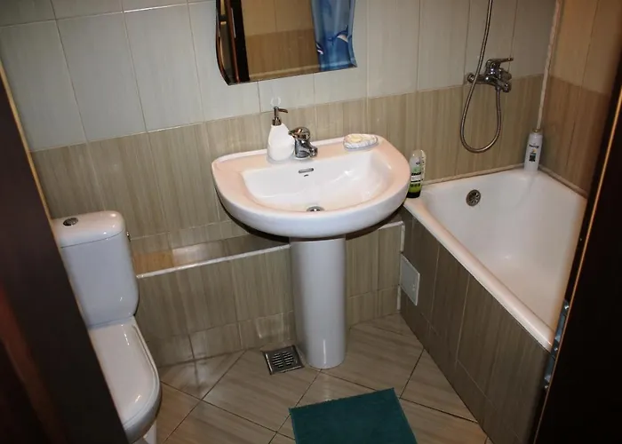 Alba Iulia Square, Premium 2 * Бухарест